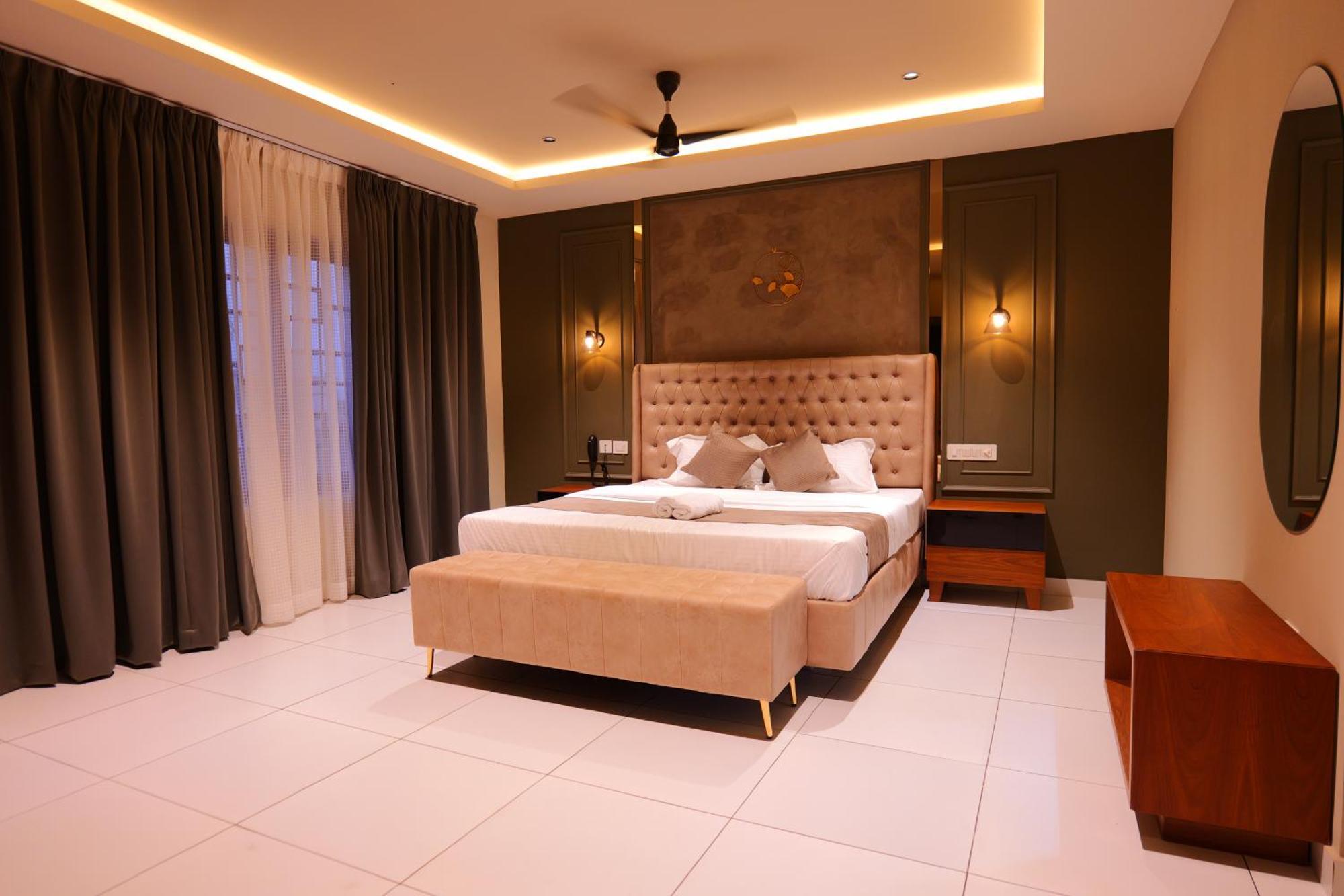 Hotel Classico International Kannangad Bagian luar foto