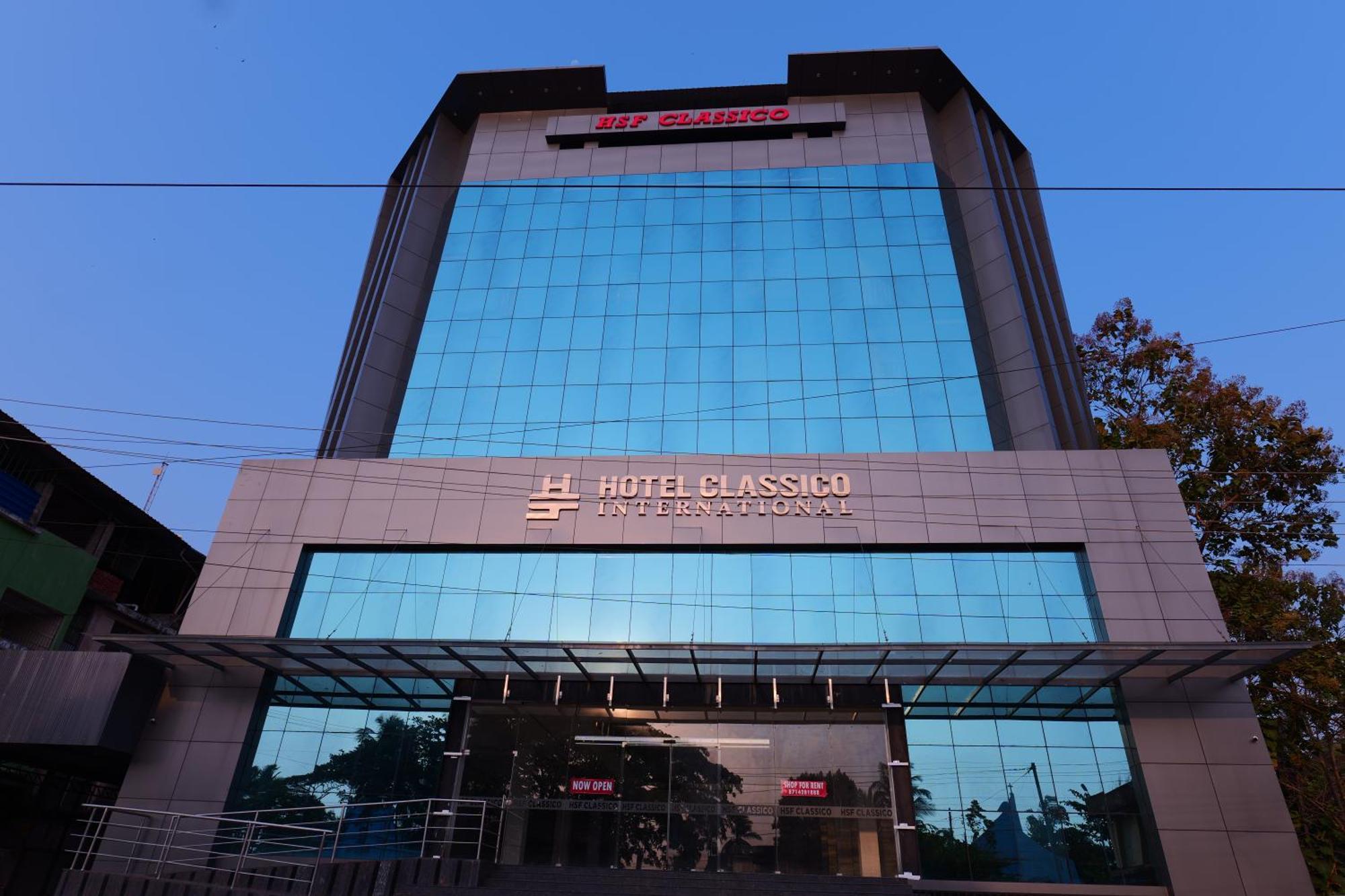 Hotel Classico International Kannangad Bagian luar foto