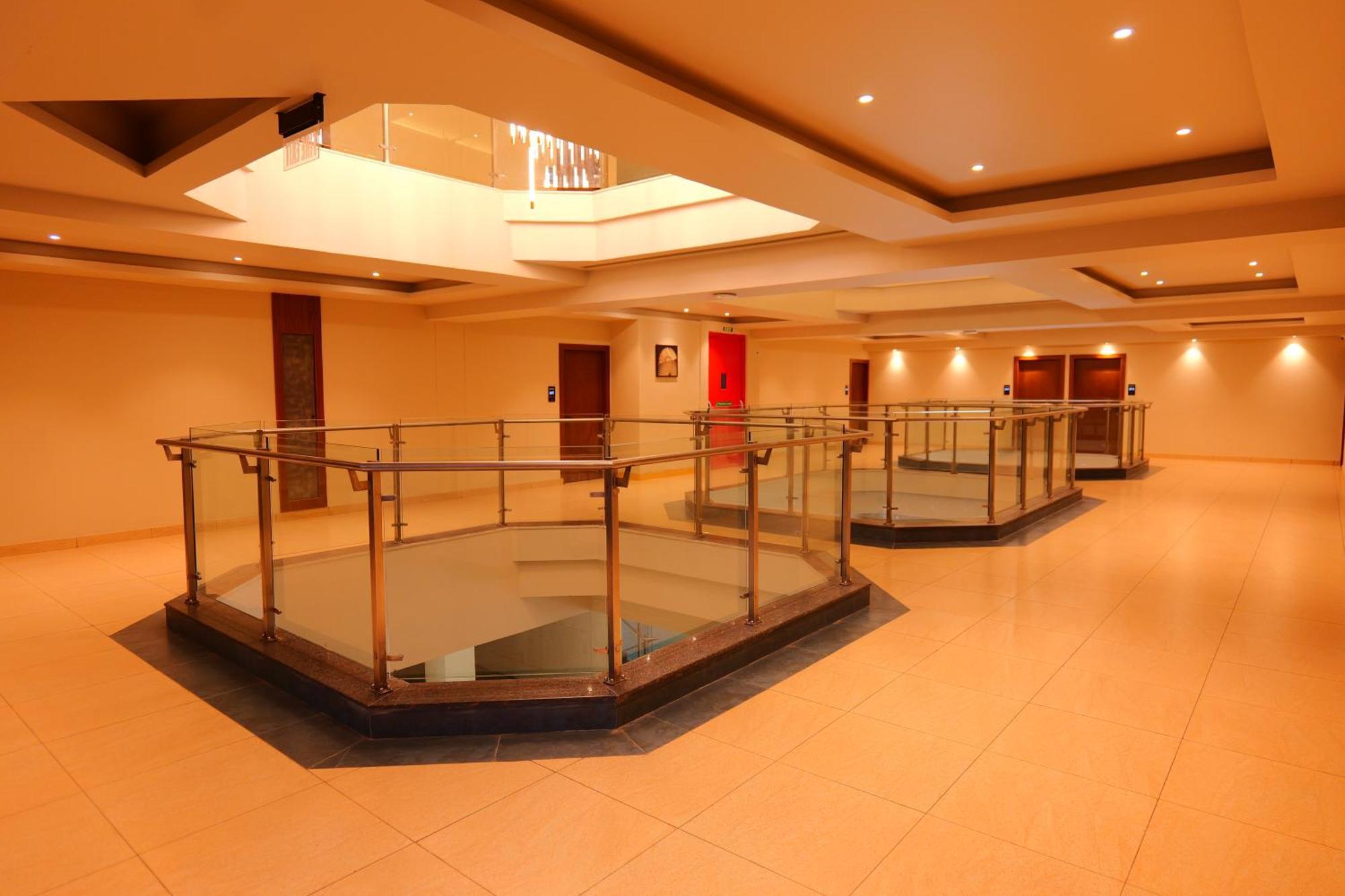 Hotel Classico International Kannangad Bagian luar foto